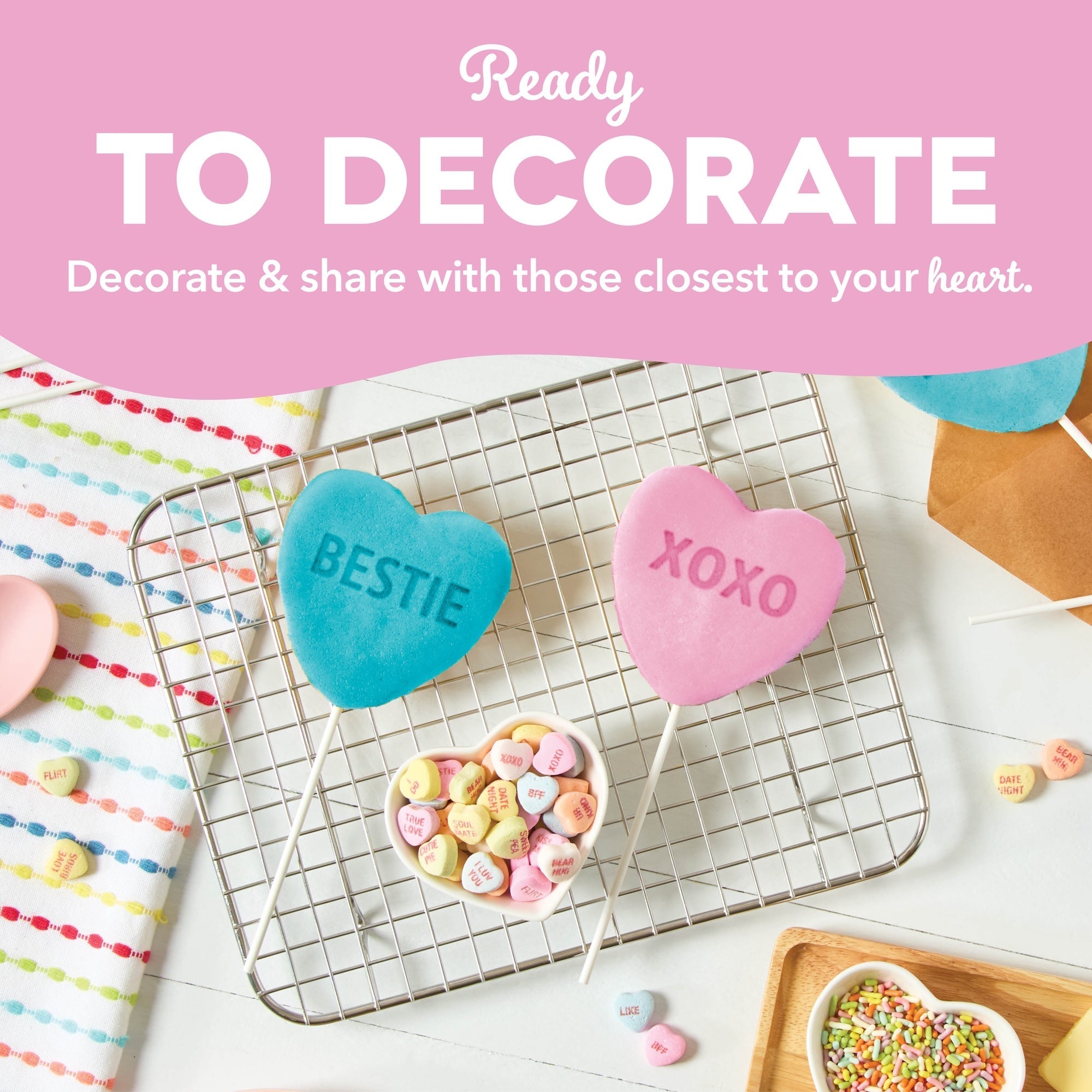 Dash x Sweethearts® Mini Waffle Maker
